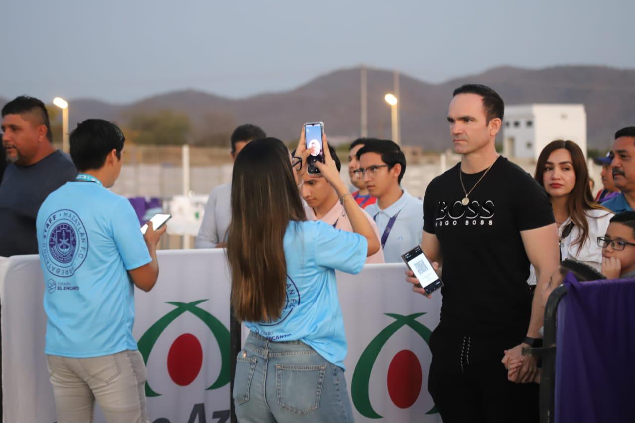 $!Invasión Chiva se presenta en El Encanto para dar guerra a los Cañoneros