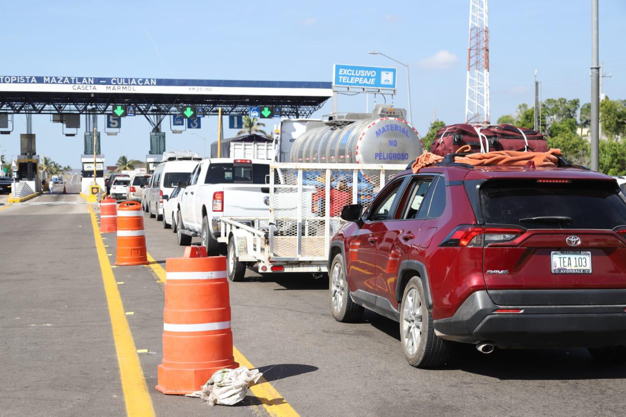 $!Aumenta salida de automovilistas en la caseta de Mármol, en Mazatlán