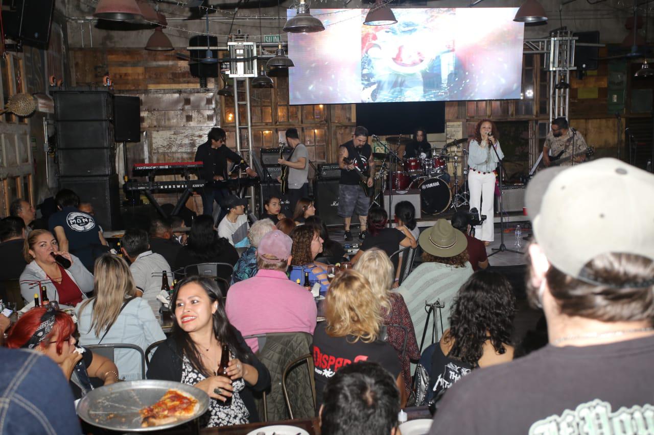 $!Una gran velada de rock se vivió en La Mona.