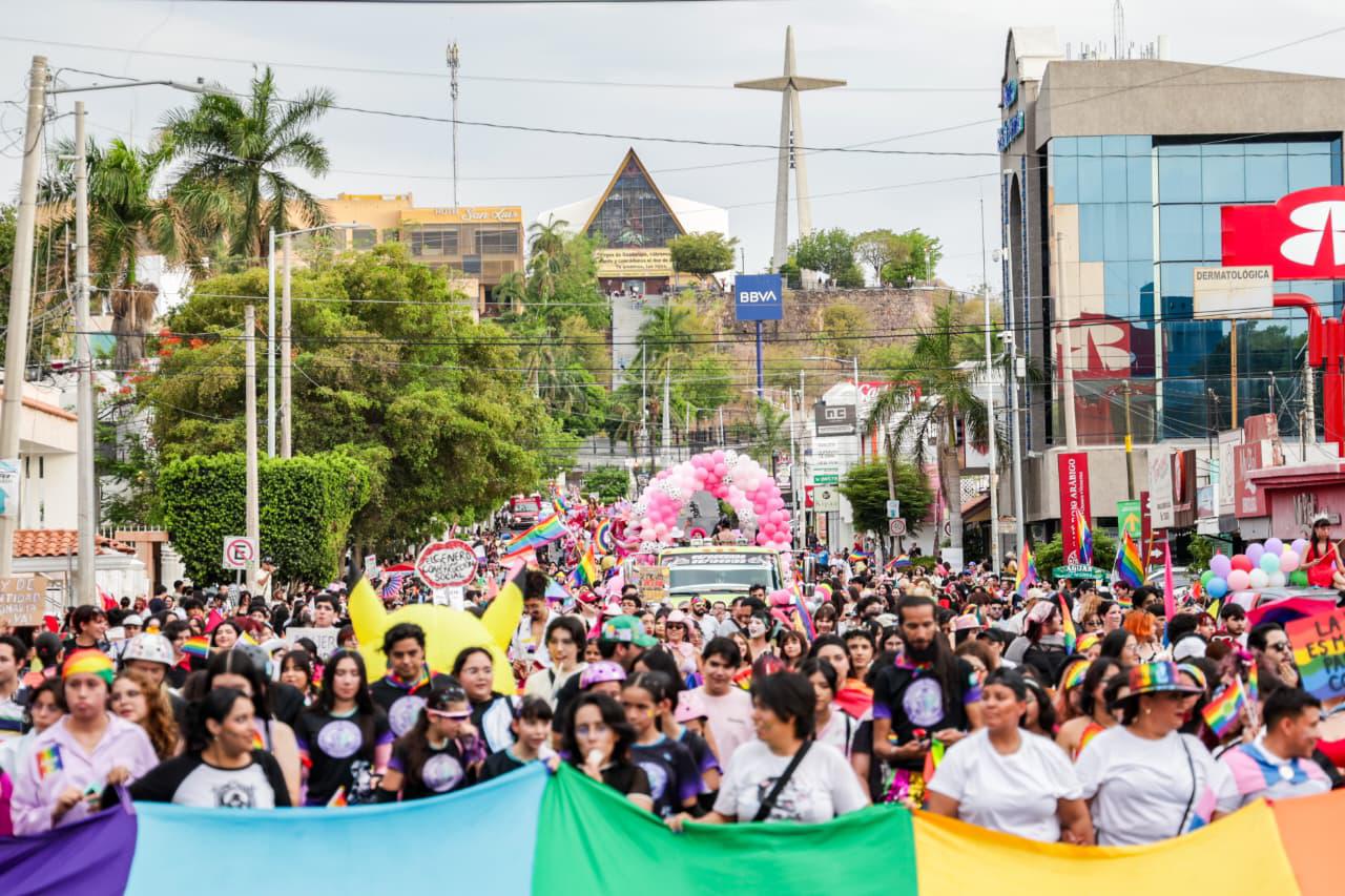 $!Cientos de personas participan este sábado en la Marcha por la Diversidad.