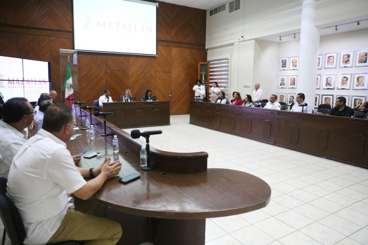 $!En reunión secreta, rinden protesta cuatro nuevos integrantes del Comité de Búsqueda de Personas en Mazatlán