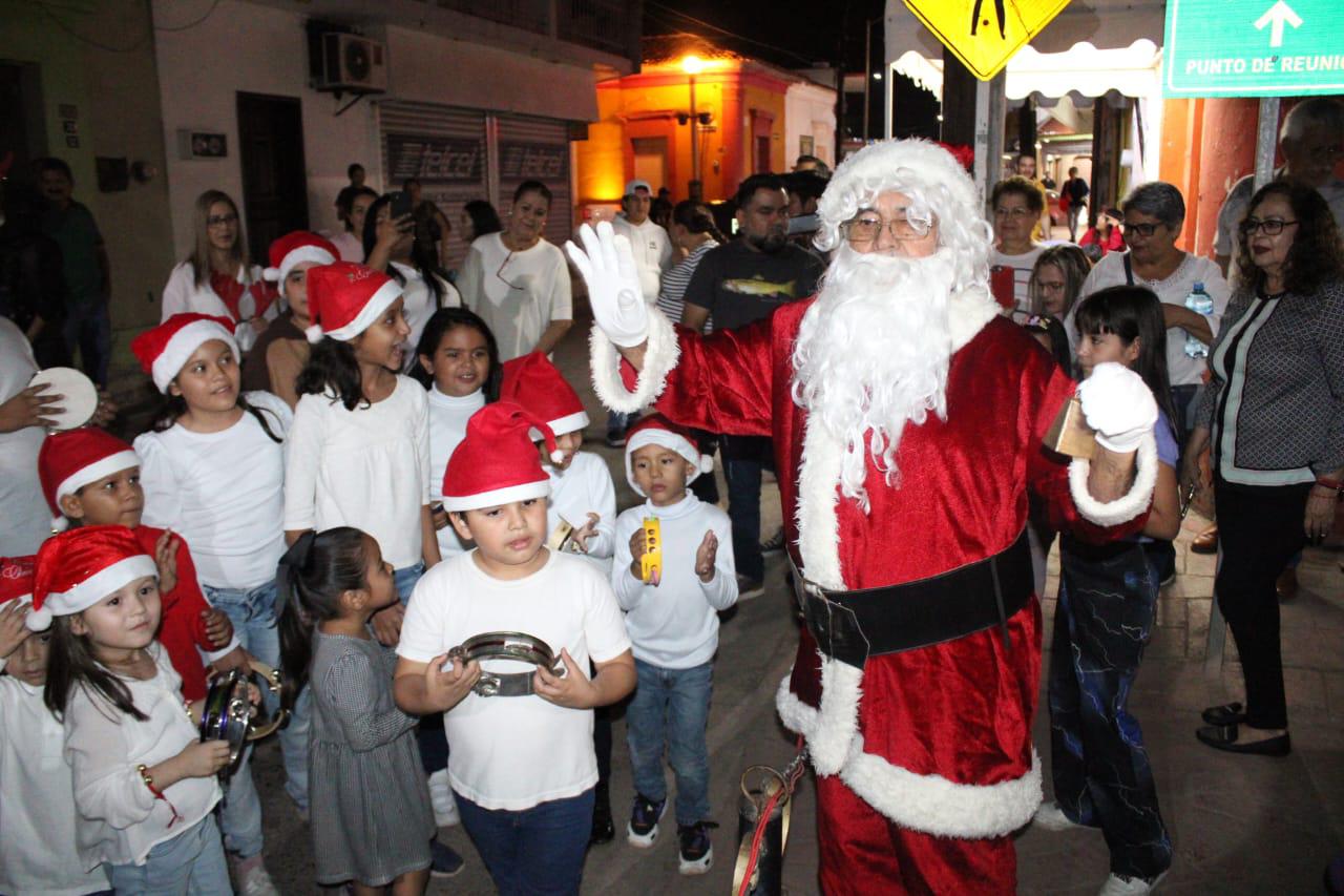 $!Llega el espíritu navideño a la tradicional calle 22 de Diciembre en El Rosario