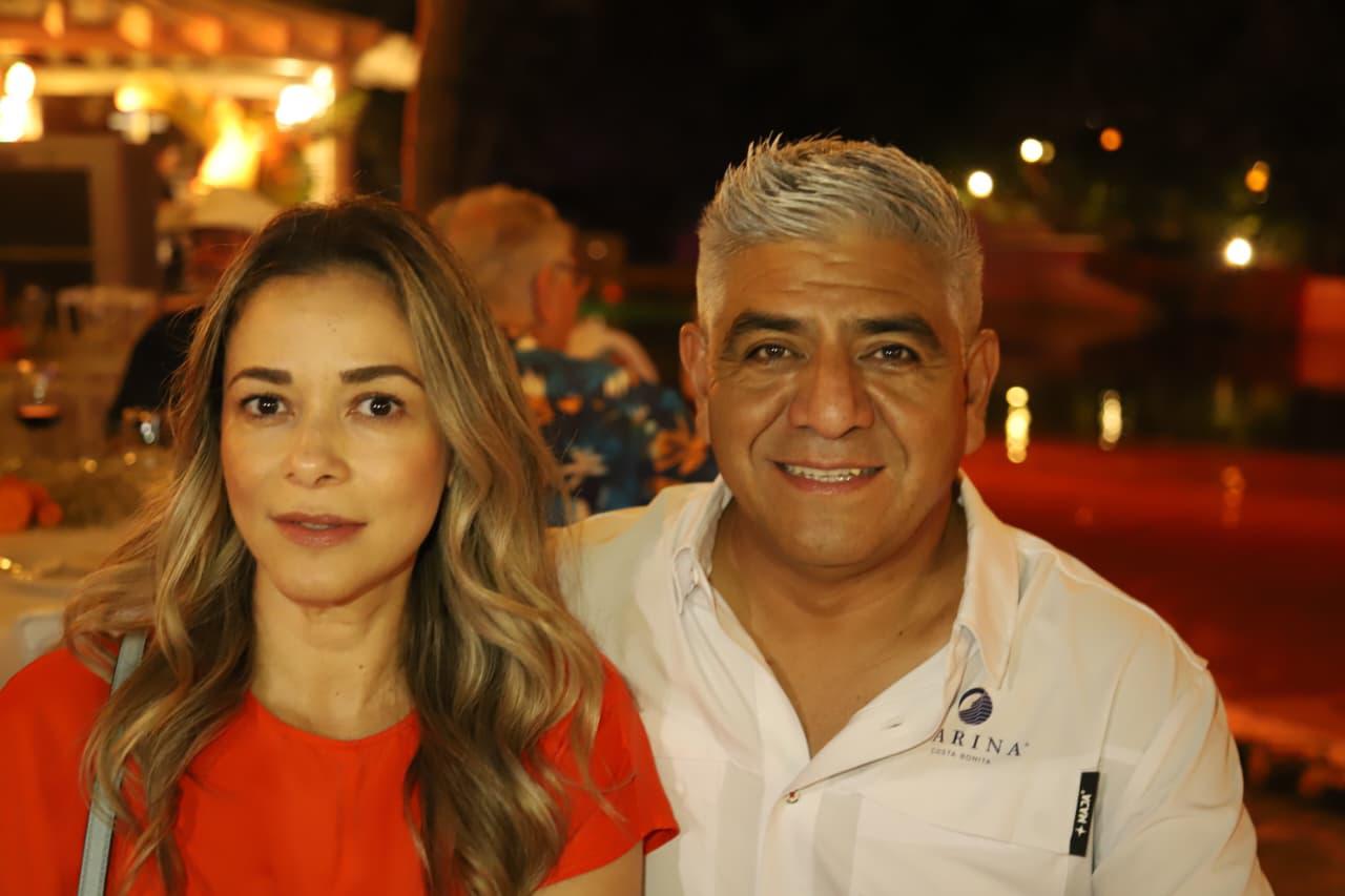 $!Érika Beltrán y Gustavo Moreno.