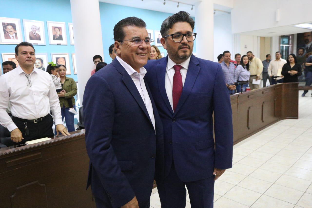 $!Toman protesta a Rogelio Olivas como Oficial Mayor en Mazatlán