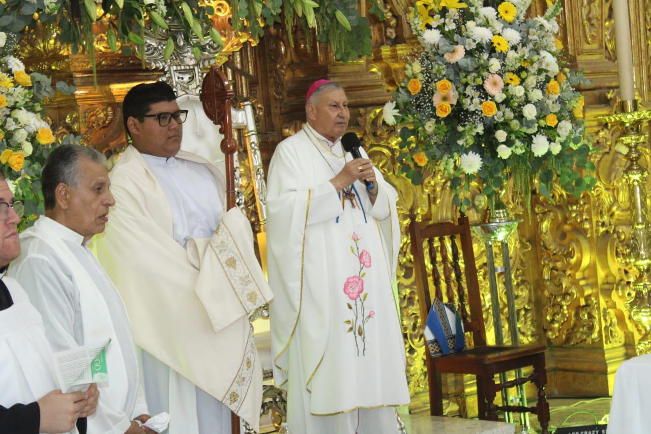 $!Llama Obispo de Mazatlán a ‘pasar la vida haciendo el bien’ durante fiesta de la Virgen del Rosario