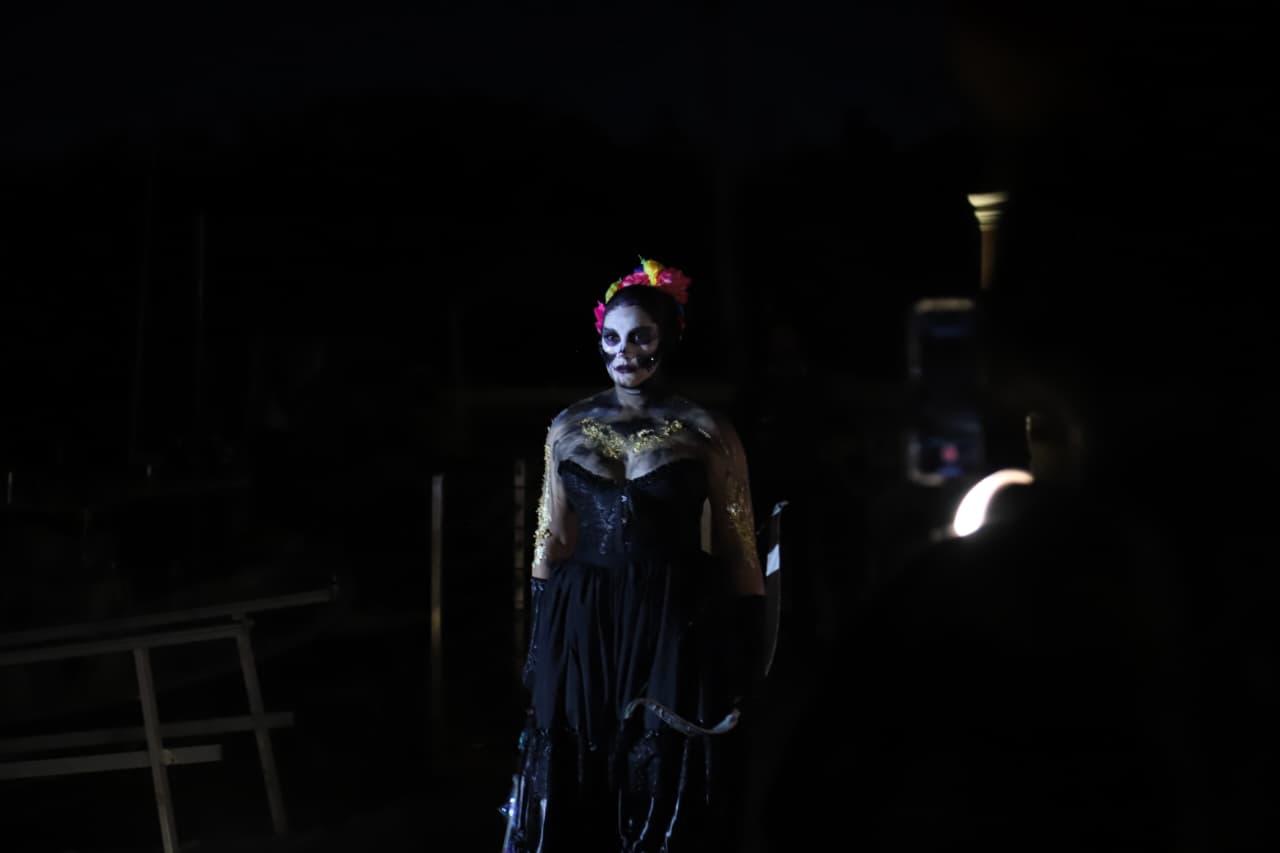 $!La catrina pasea por el muelle.