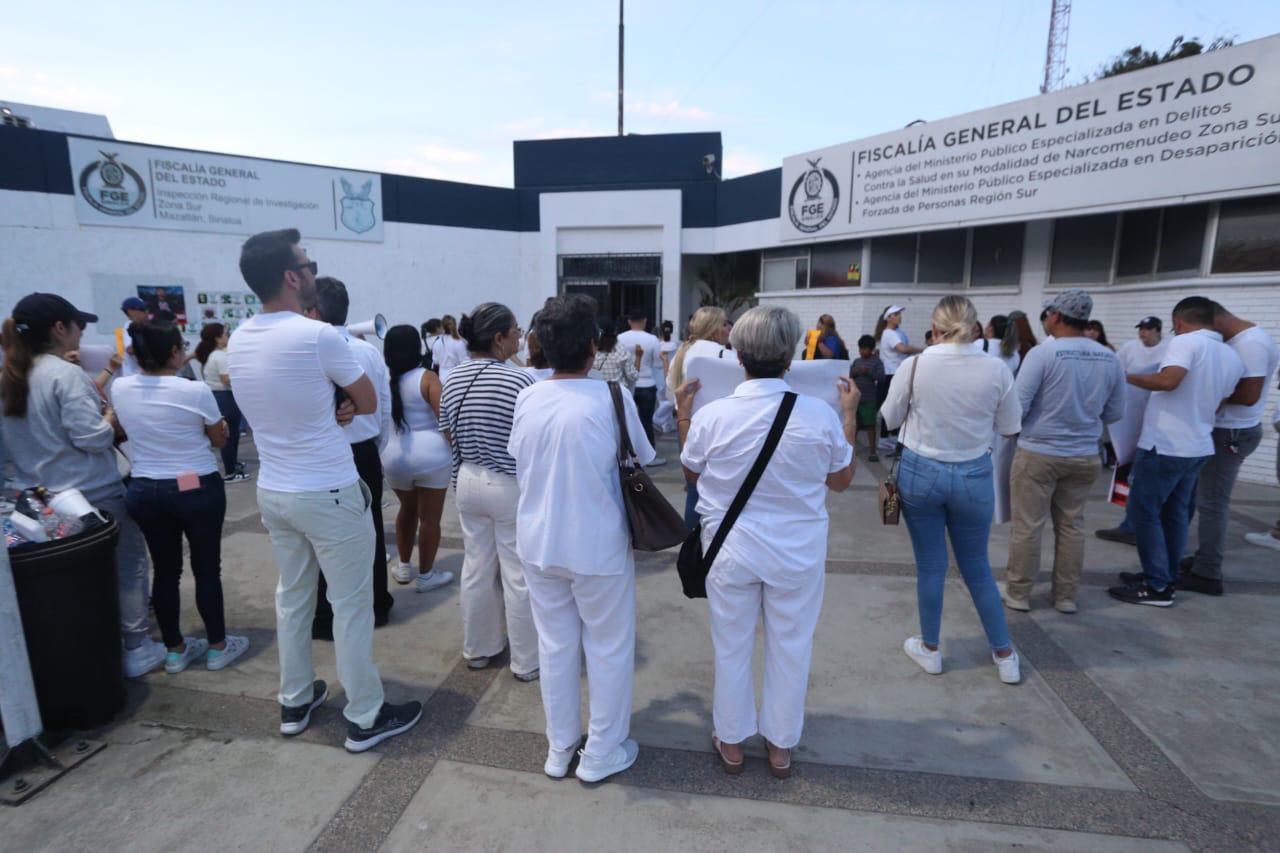 $!Protestan en Mazatlán por otro desaparecido; piden el regreso de Rodolfo Zataráin