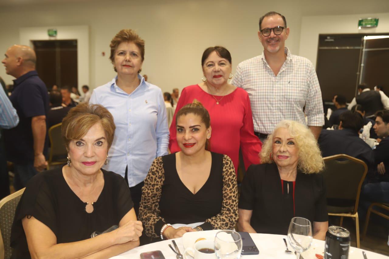 $!Linda Ramírez, Dora Alicia Sánchez, Antonio Osuna, Yolanda Andrade, Kathy Zamudio y Olga Ramos.