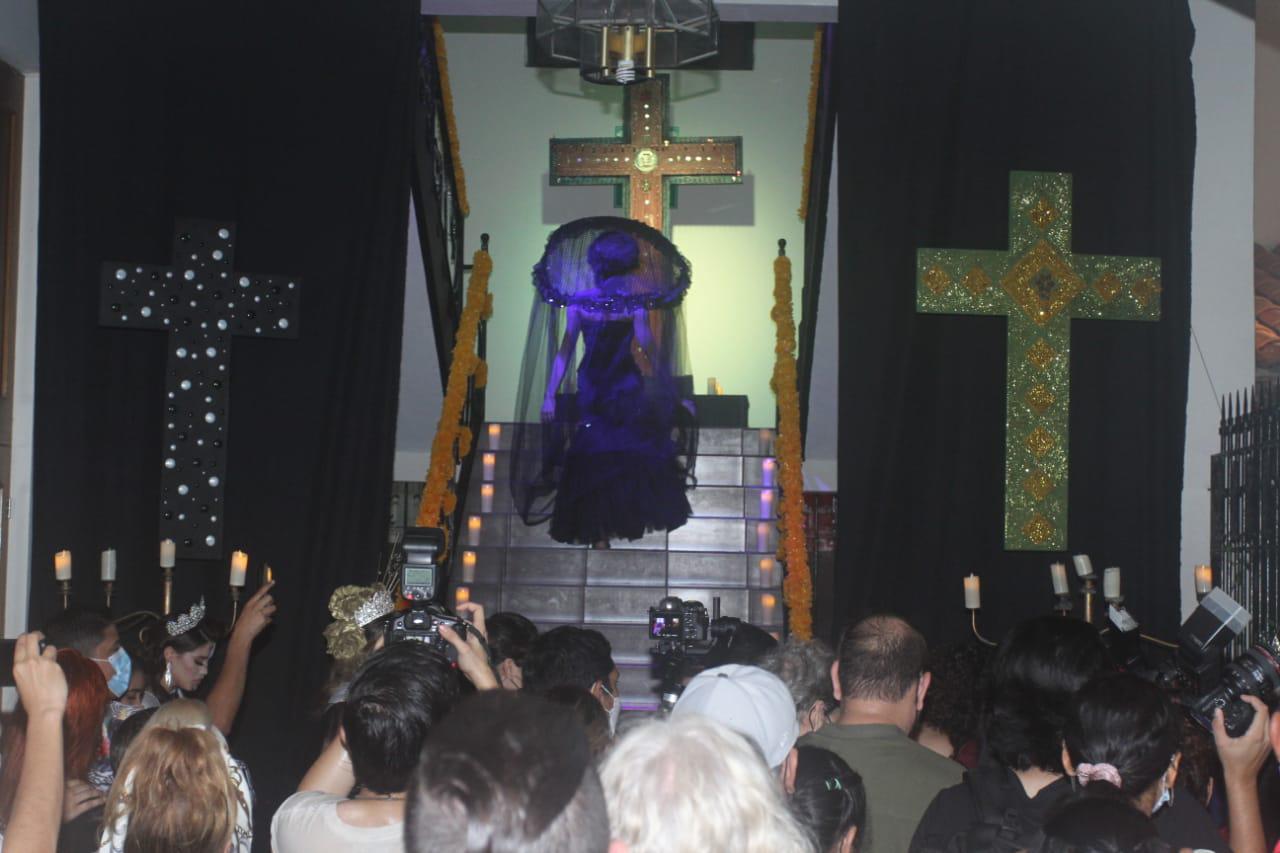 $!La Llorona se manifestó en la velada.