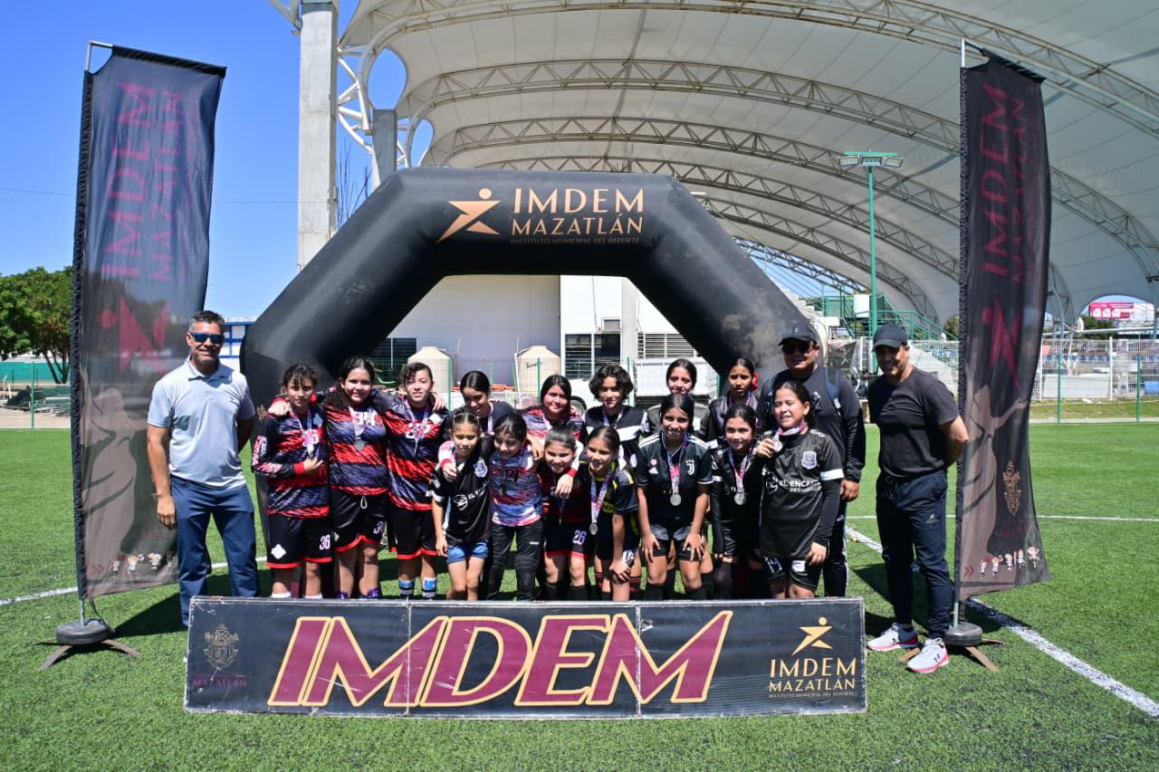 $!Rayadas Mazatlán campeonas de la Liga Imdem Infantil Femenil