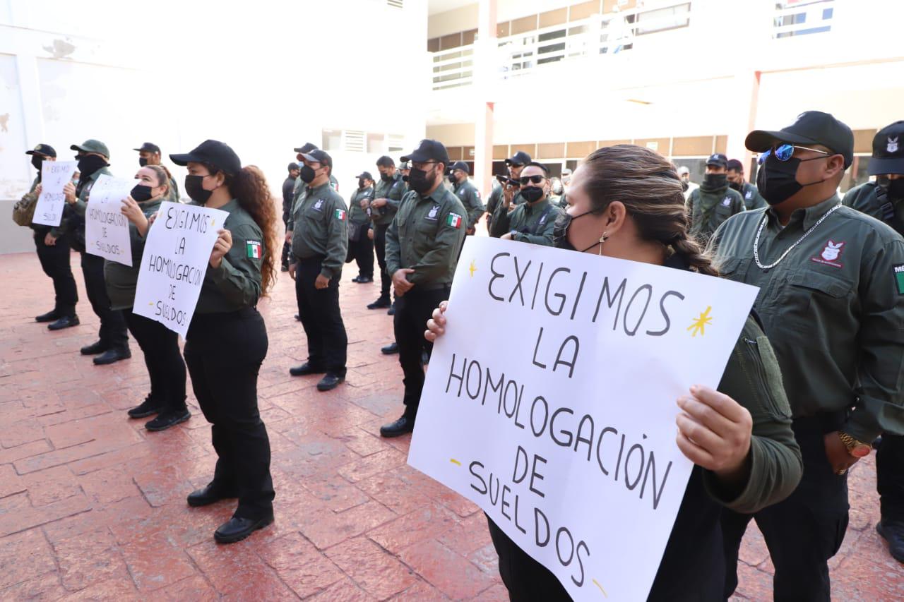 $!Policías de Investigación exigen en Mazatlán mejores salarios y escalafón de grados