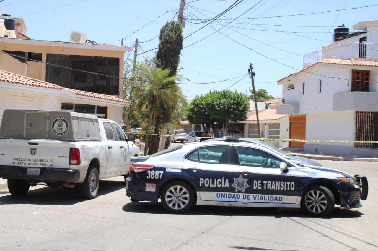 $!Balean casa propiedad de Rubén Rocha Moya en Las Quintas, en Culiacán