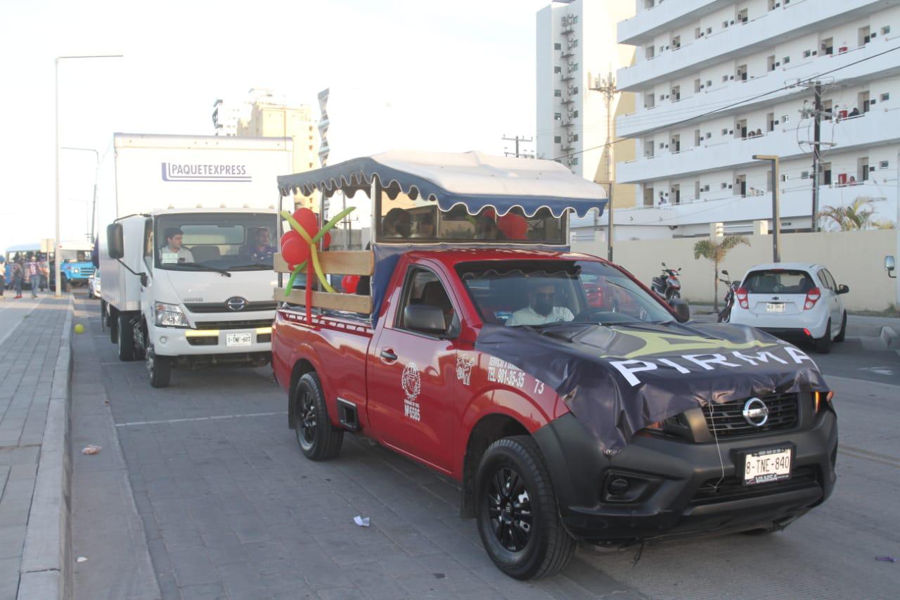$!La Caravana Cañonera inunda de morado el Malecón de Mazatlán