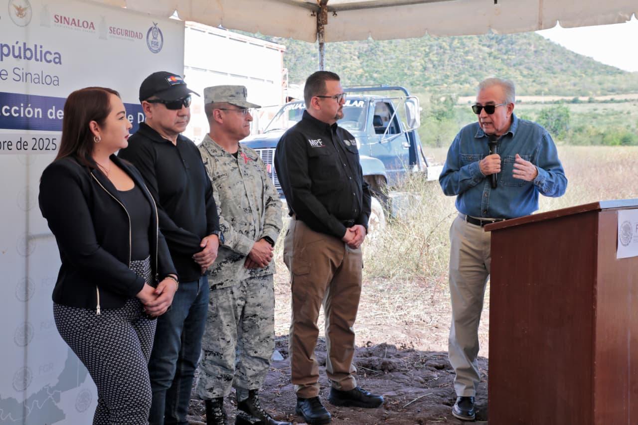 $!Destruyen casi 2 toneladas de drogas y más de 300 objetos del delito en Culiacán