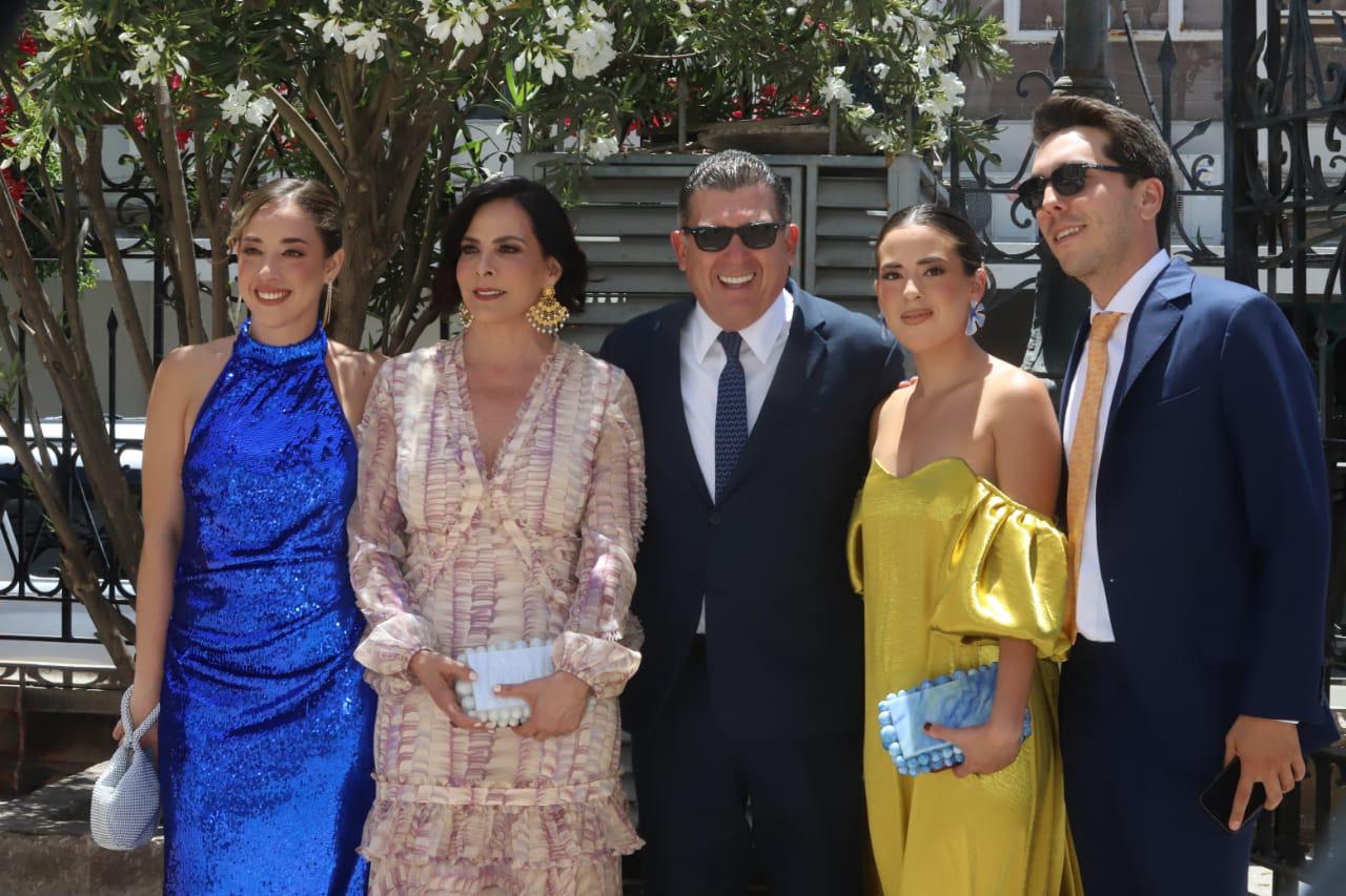 $!María Bazua, Ana Paula Ordaz, Eduardo Bazua, Paula Bazua y Ricardo Hernández.