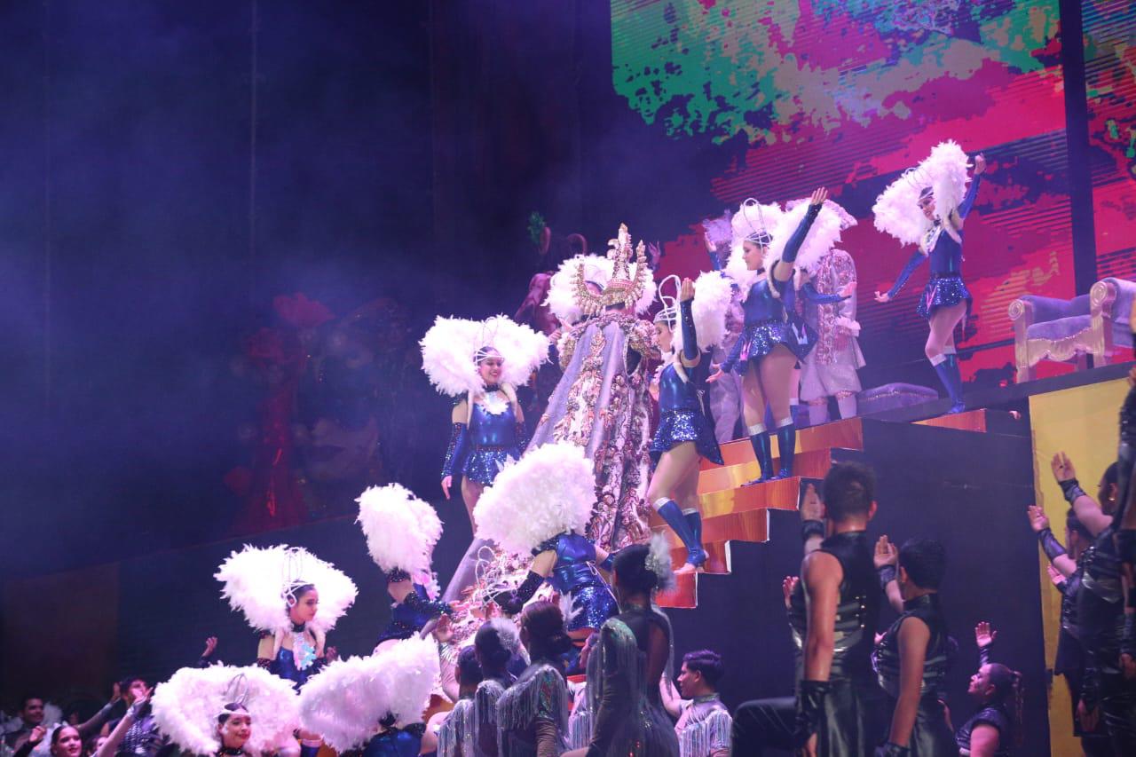 $!Coronan a Víctor II como Rey del Carnaval de Mazatlán 2023