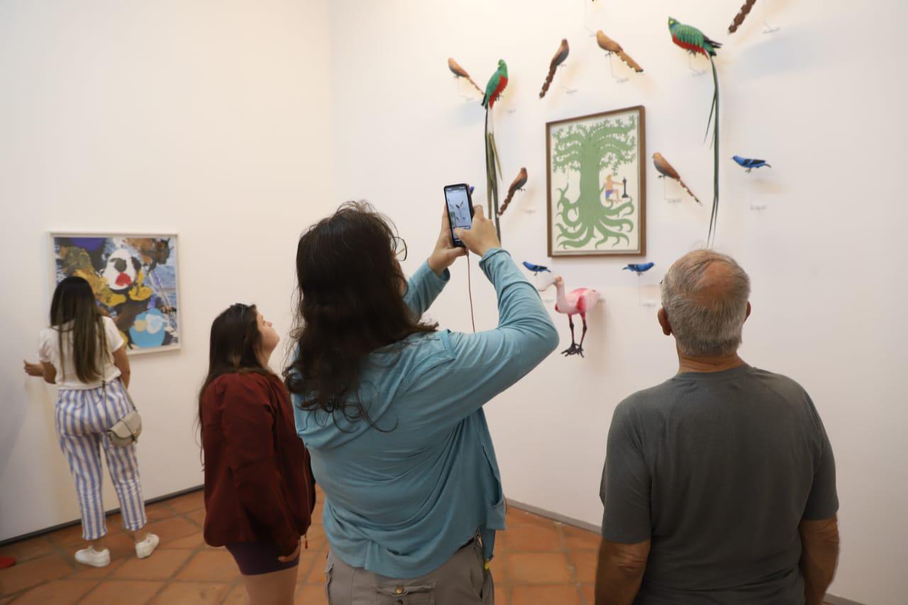 $!Con esta exposición se reabrieron las galerías Roberto Pérez Rubio y Antonio López Sáenz, recientemente remodeladas, en el Museo de Arte de Mazatlán.