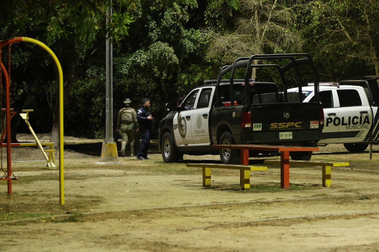 $!Hallan cuerpo putrefacto de un hombre entre los manglares del Estero del Infiernillo, en Mazatlán