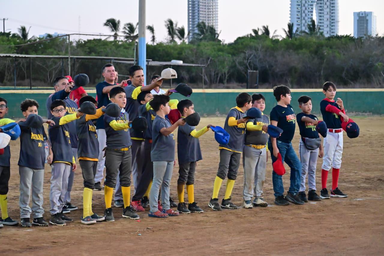 $!Arranca Torneo Distrital de Beisbol en honor a Martín Herrera, en la Liga Quintero Castañeda