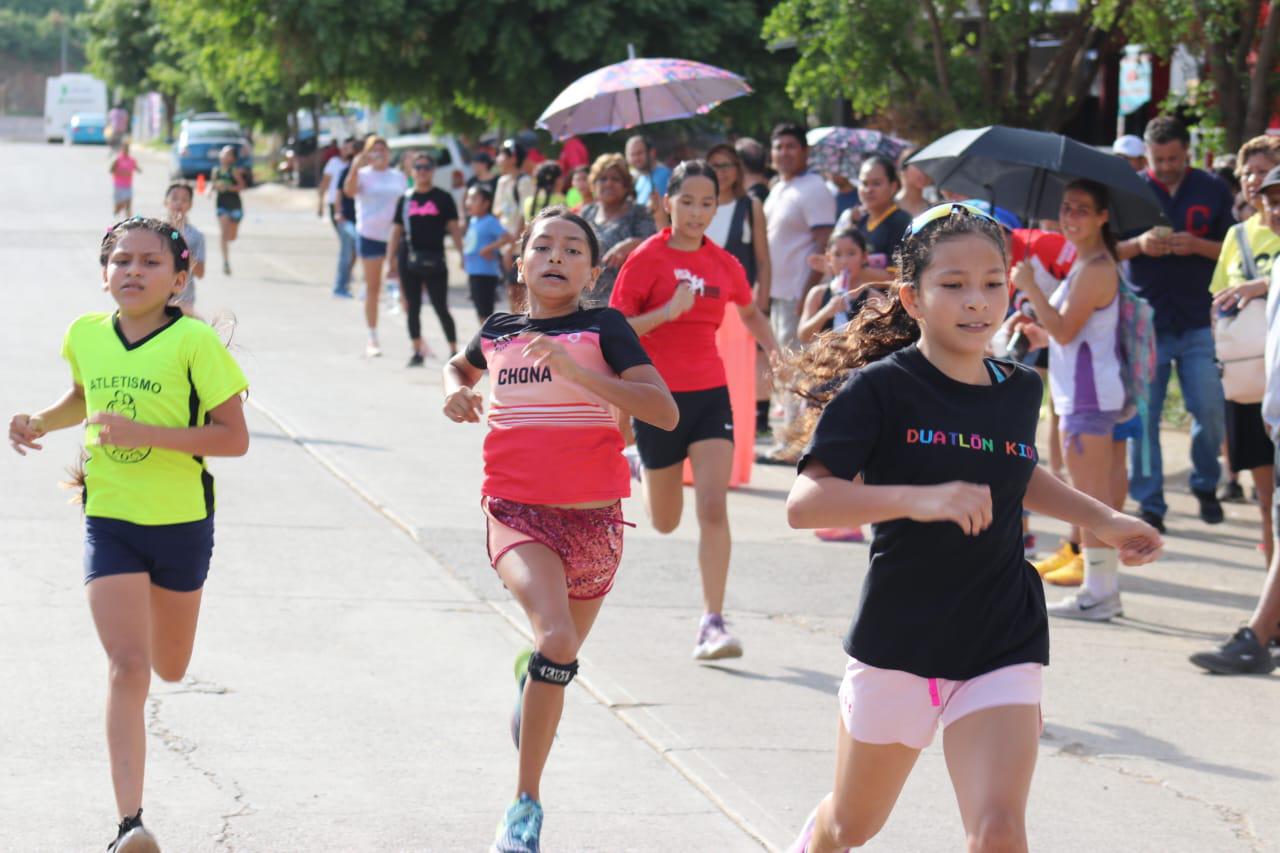 $!Cruzan hermanos Labrador en primer lugar la meta de la Carrera Casas Coci