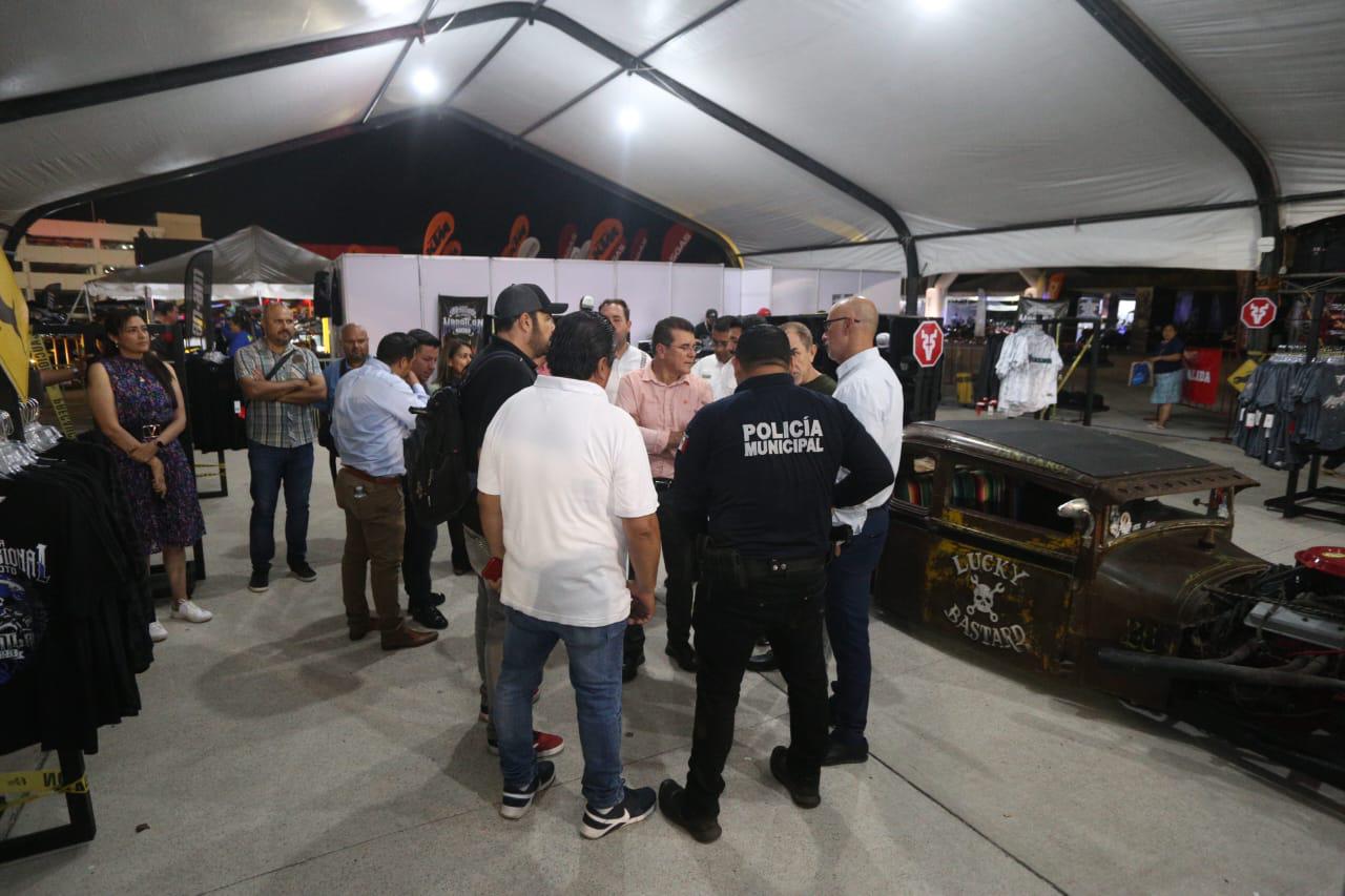 $!Recorre Alcalde de Mazatlán el Foro Biker