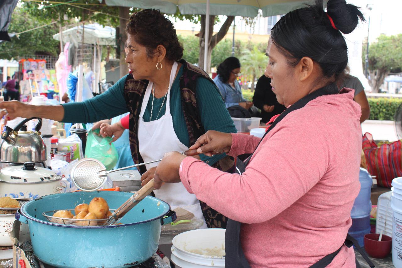 $!Llegó la temporada del atole de pinole que ofrece Doña María en Escuinapa