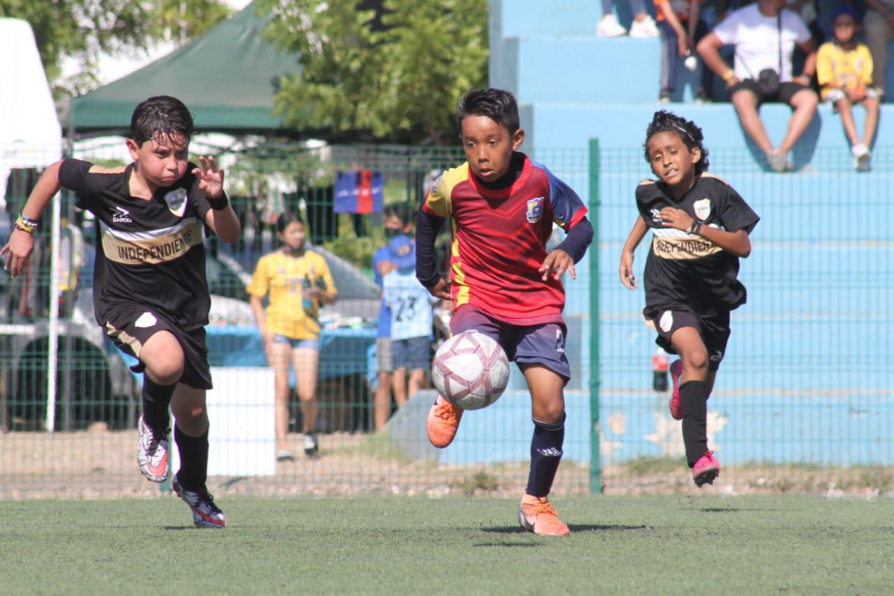$!Equipos porteños levantan títulos en la Copa Mazatlán de Futbol 7