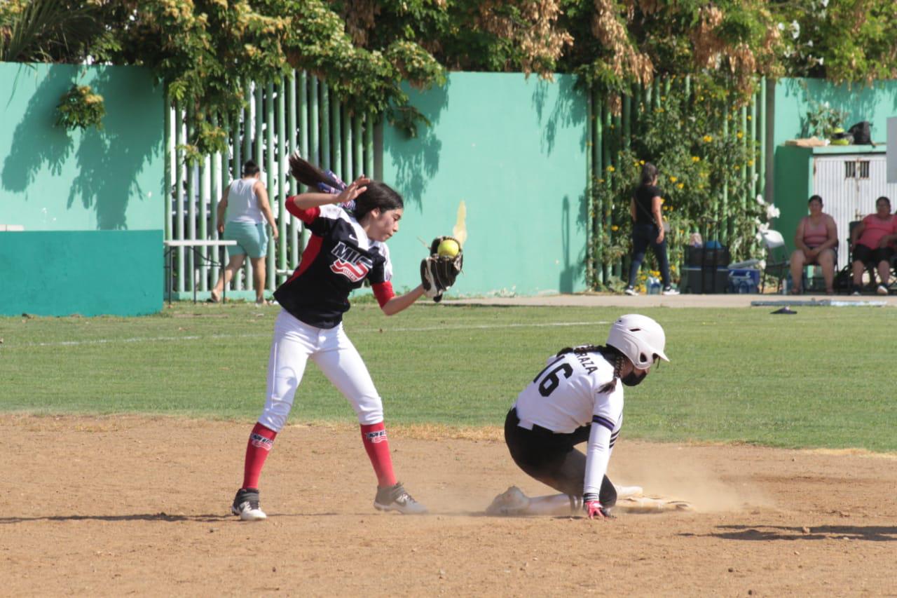 $!Mazatlán se corona en la Sub 8 del Estatal de Softbol Femenil