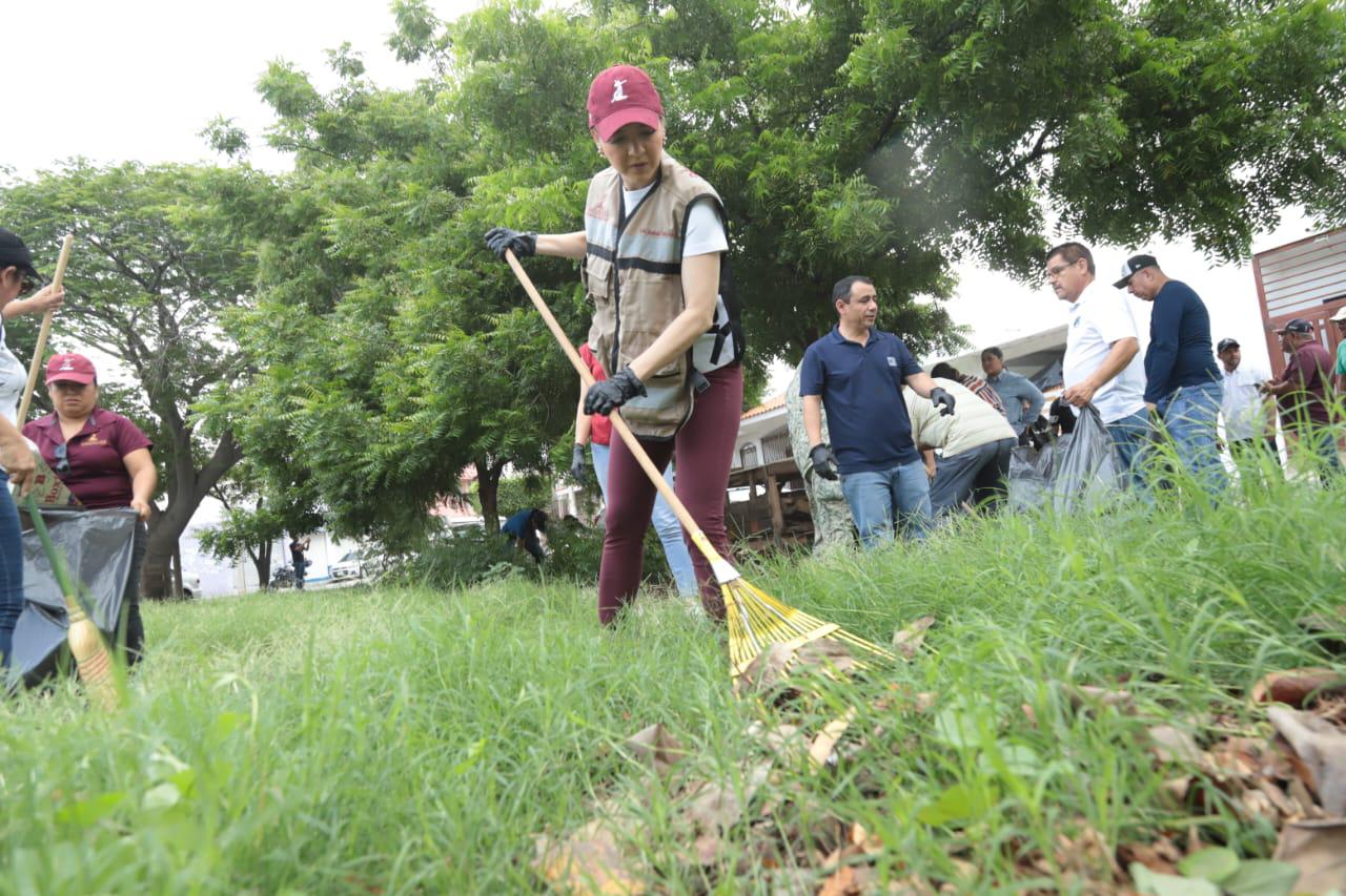 $!Ponen en marcha la jornada sabatina de limpieza urbana ‘Mazatlán, te quiero limpio’