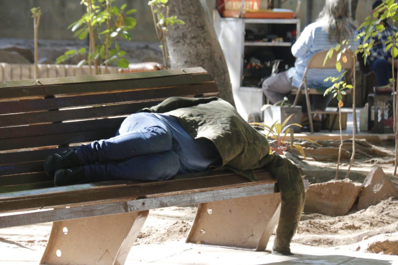 $!Por bajas temperaturas en Culiacán, personas en situación de calle se ven desprotegidos