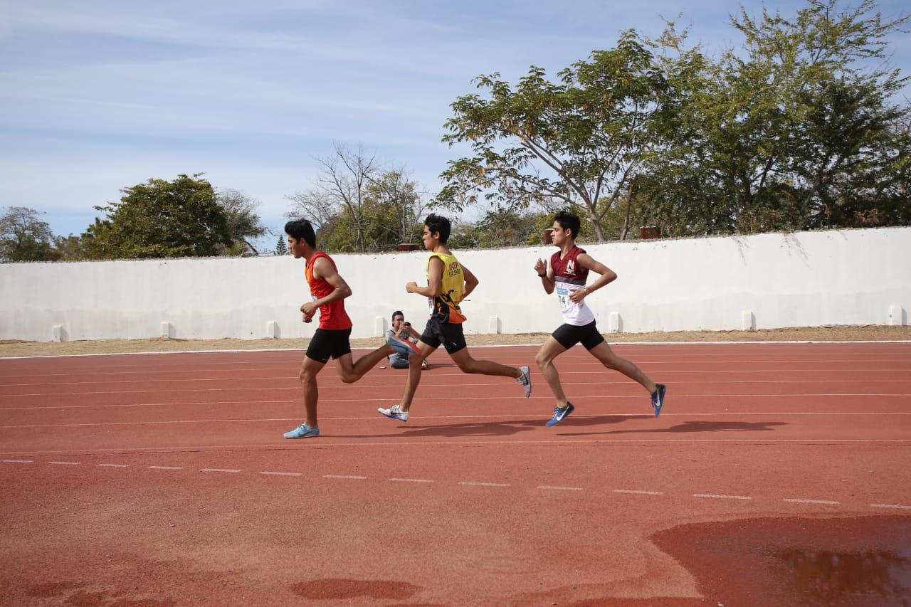 $!Navolato conquista los relevos 4x400 en Festival de Medio y Fondo Mazatlán 2021