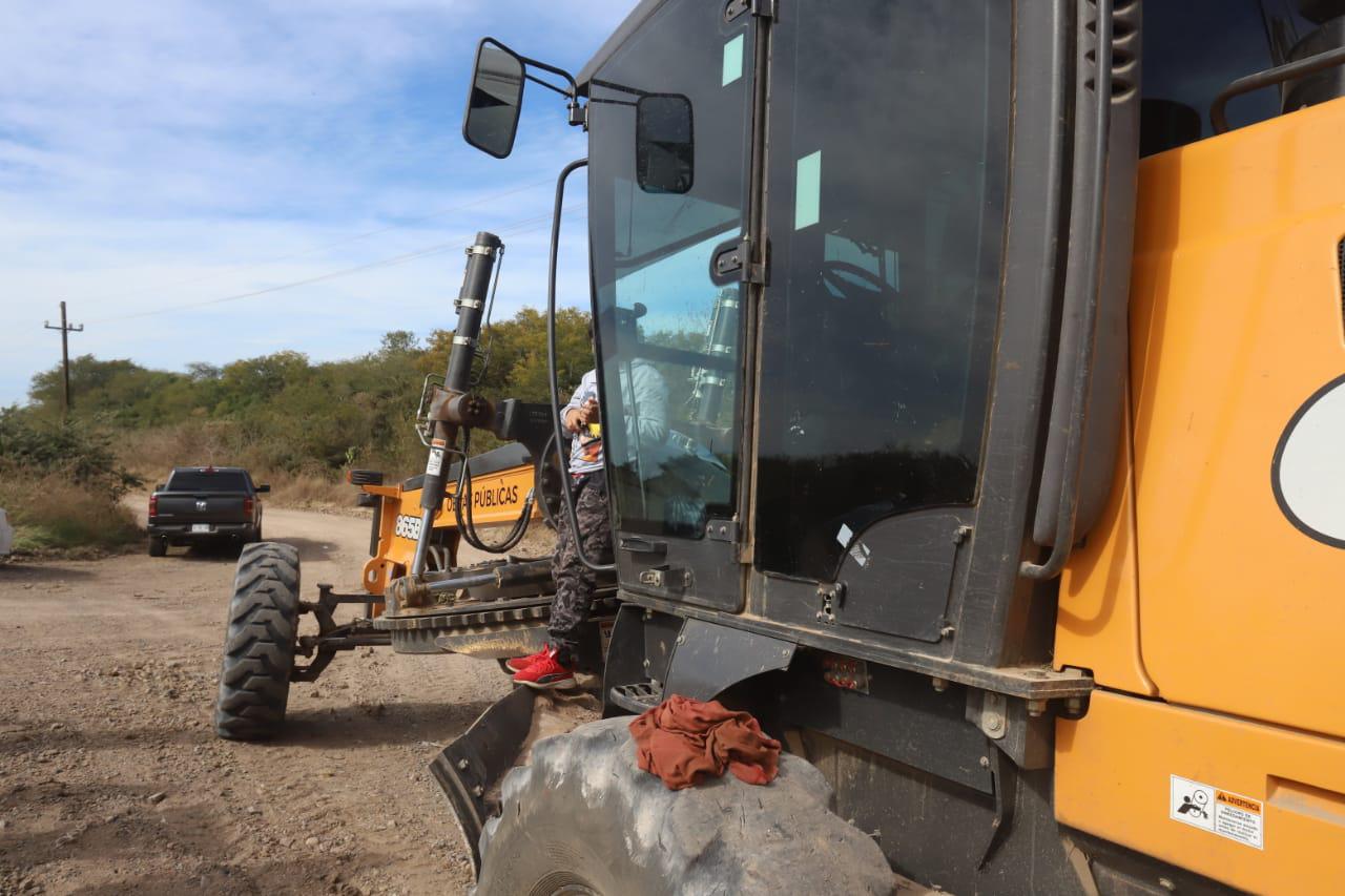 $!Encabeza Alcalde de Mazatlán inicio de reparación de camino de Mármol a Los Llanitos