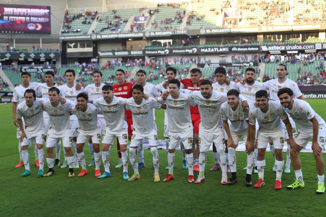 $!Los jugadores de Toluca posan para la foto del recuerdo.