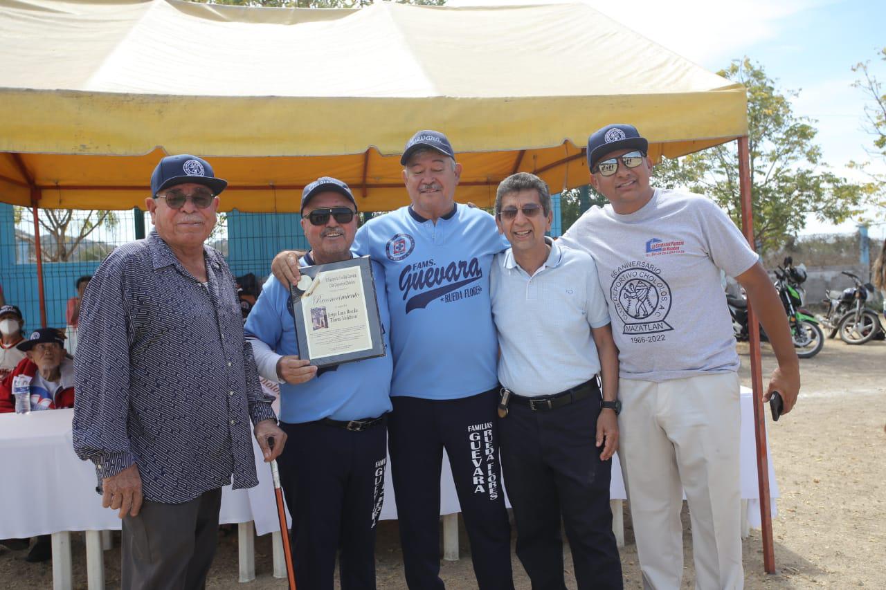 $!Se inauguran las ligas de beisbol Libre y Máster del Club Chololos