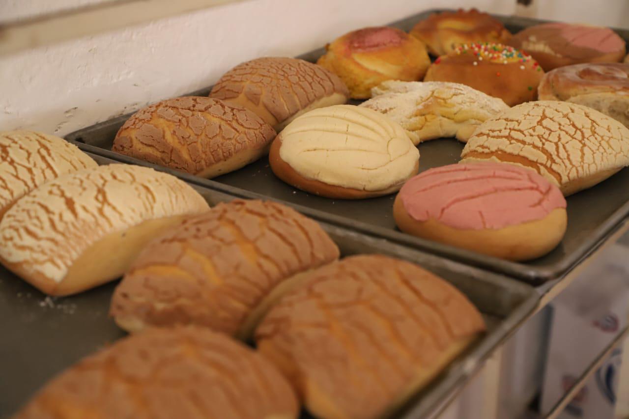 $!El pan artesanal lleva más de 60 años de proveer a los pobladores de El Quelite, El Quemado y El Puente del Quelite.