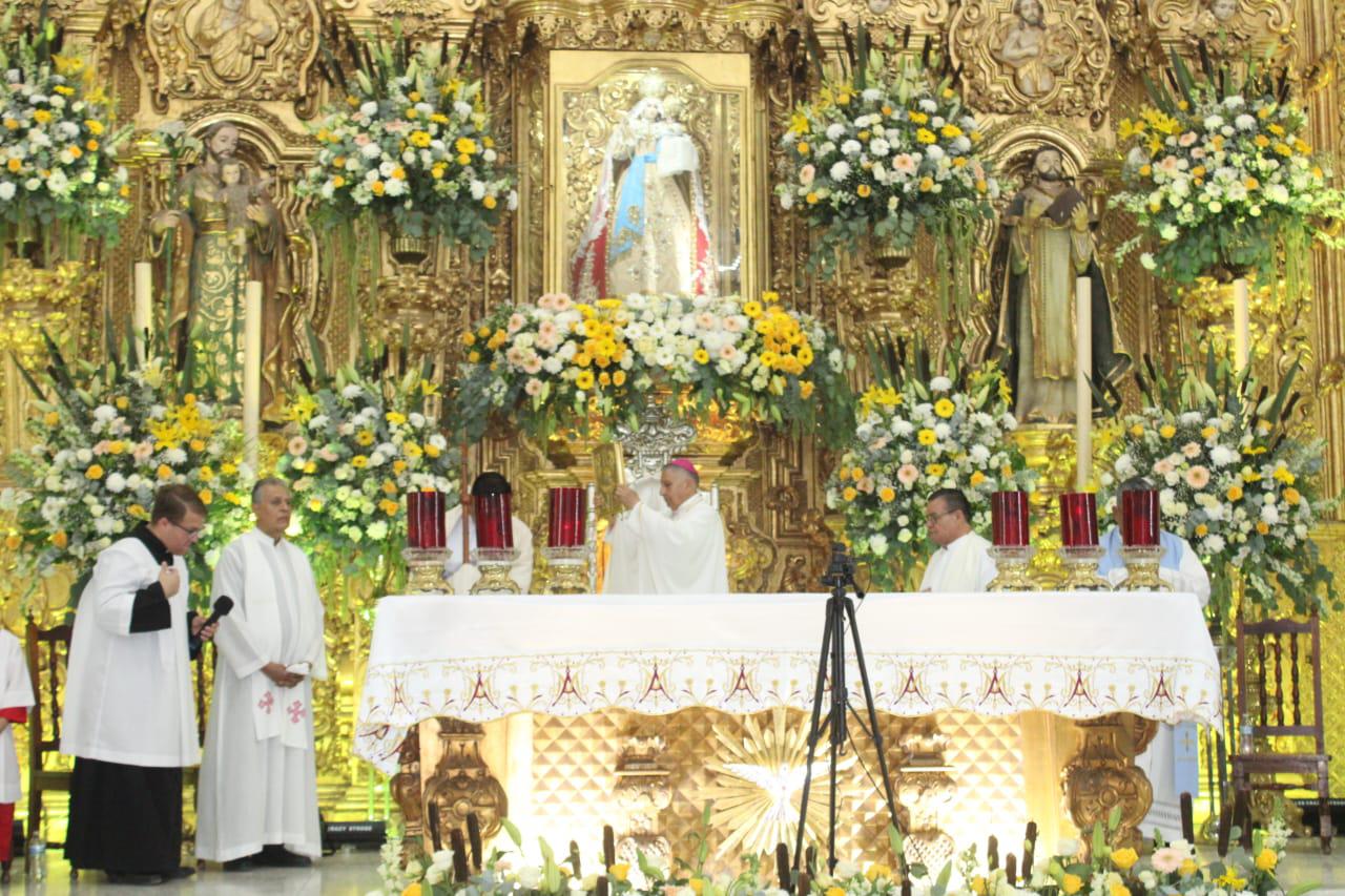 $!Llama Obispo de Mazatlán a ‘pasar la vida haciendo el bien’ durante fiesta de la Virgen del Rosario