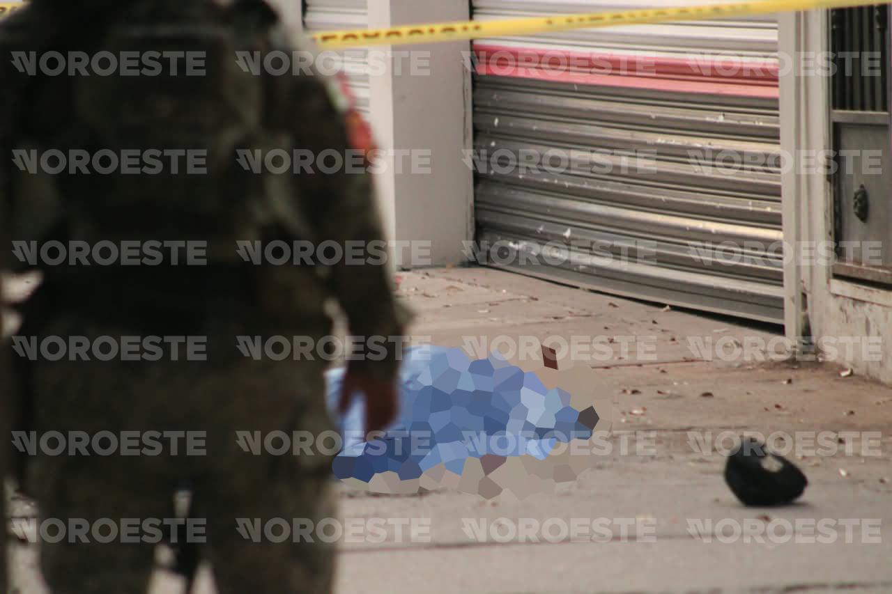 $!Asesinan a balazos a hombre por el Bulevar Leyva Solano, en Culiacán