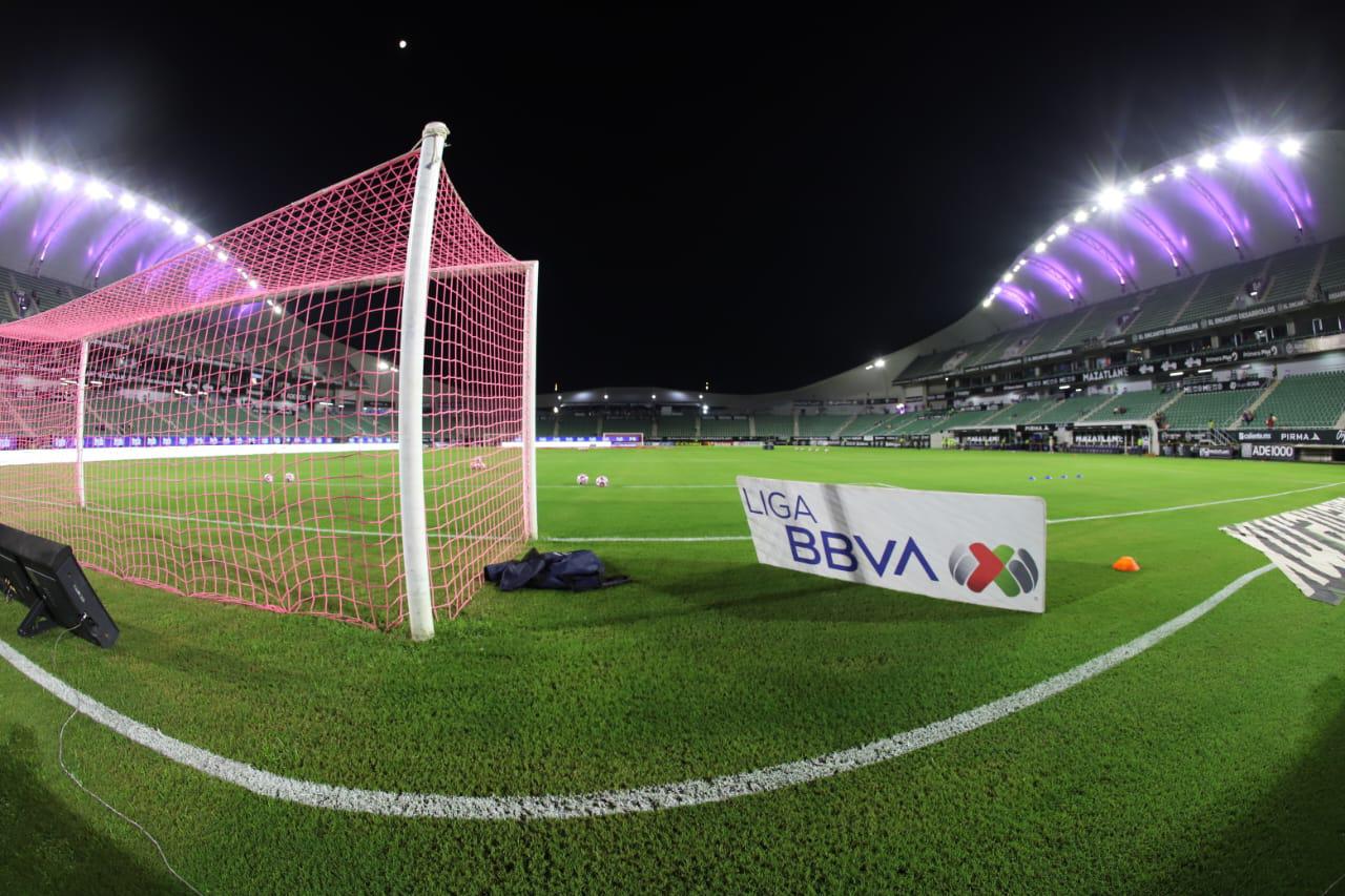 $!Gobernador Rocha Moya analiza con Liga MX posible llegada del Atlante a Mazatlán