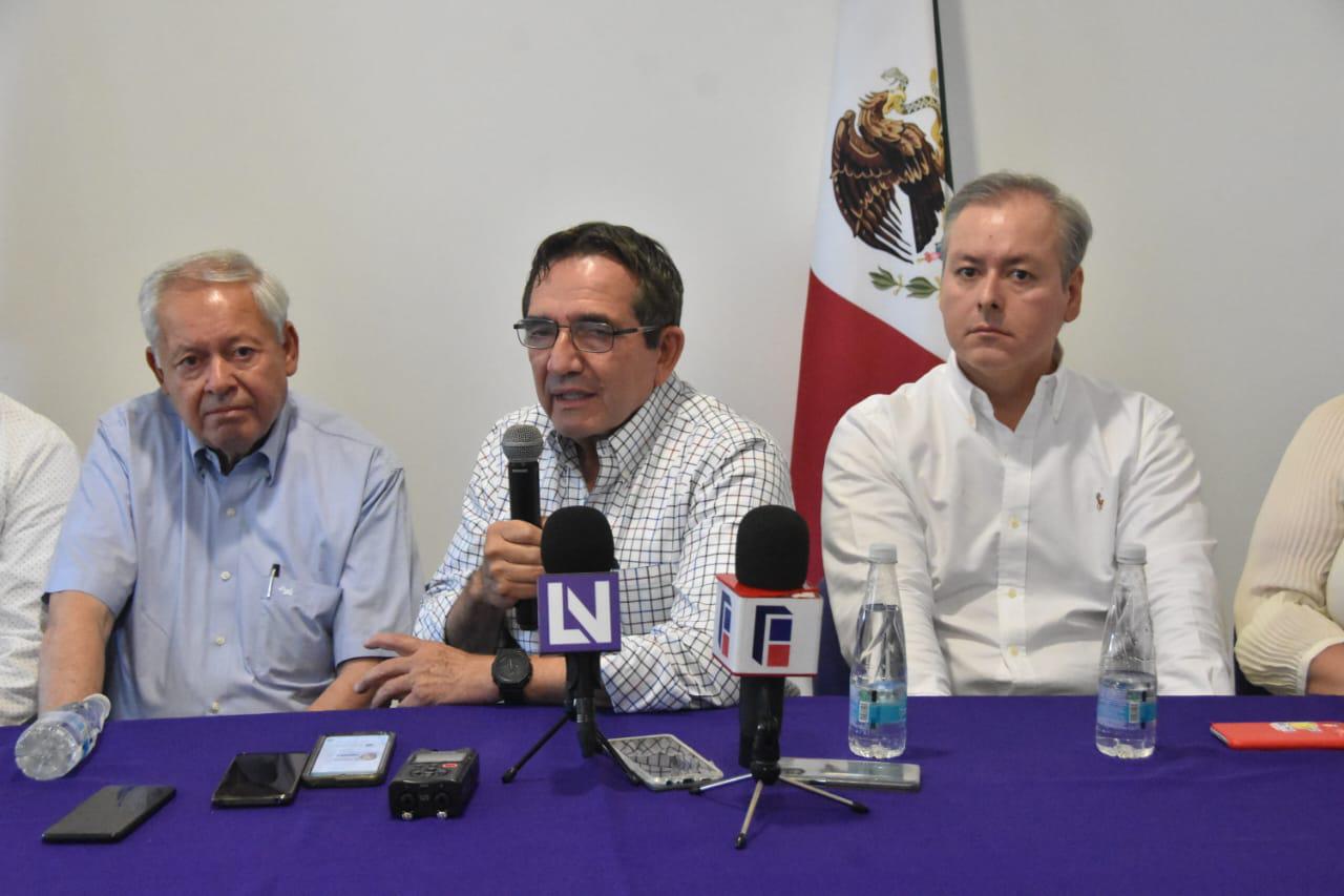 $!Cuén Ojeda muestra video del momento en que Luis Alonso García Corrales y amigo fueron detenidos por policías