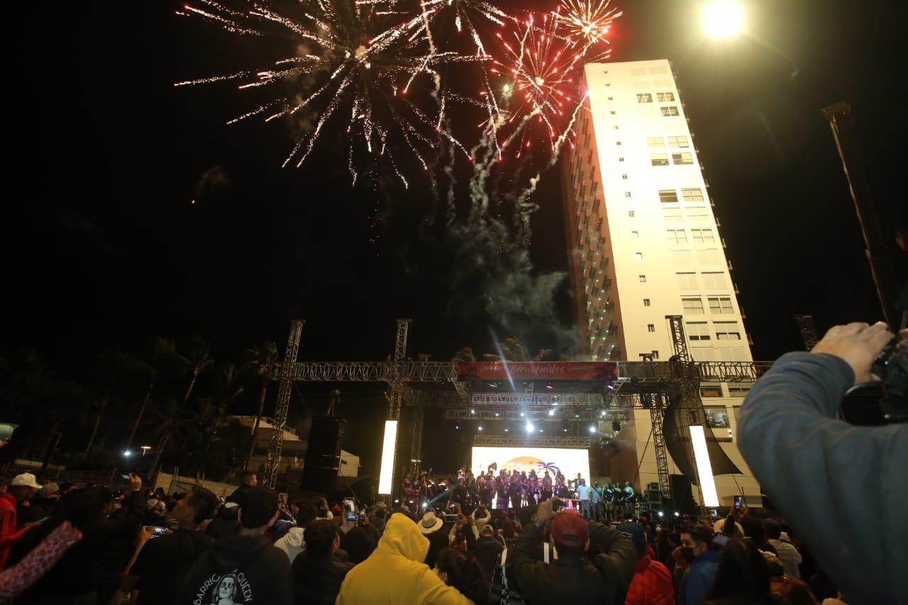 $!Entre el rugir de los vehículos se inaugura la tercera edición de la Semana de la Troca