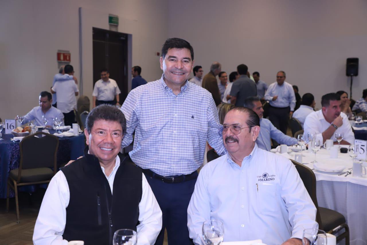 $!Javier Lizárraga junto a Martín Robles y Vicente Castañeda.