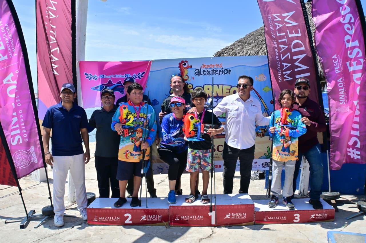 $!Christopher Medina y Elian Flores se coronan en el Torneo Infantil de Pesca de Orilla