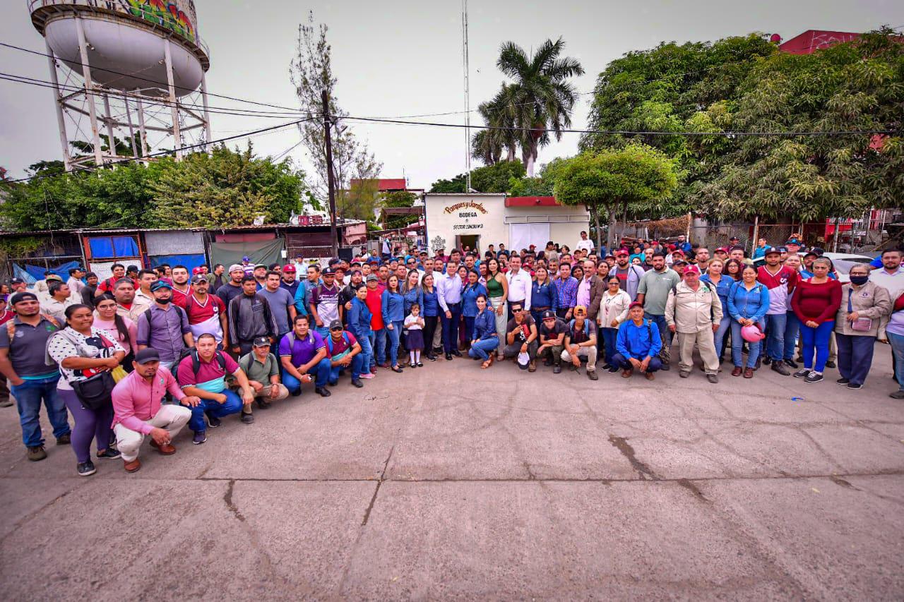 $!Ofrece Alcalde de Mazatlán mejorar condiciones laborales y maquinaria para Servicios Públicos Municipales