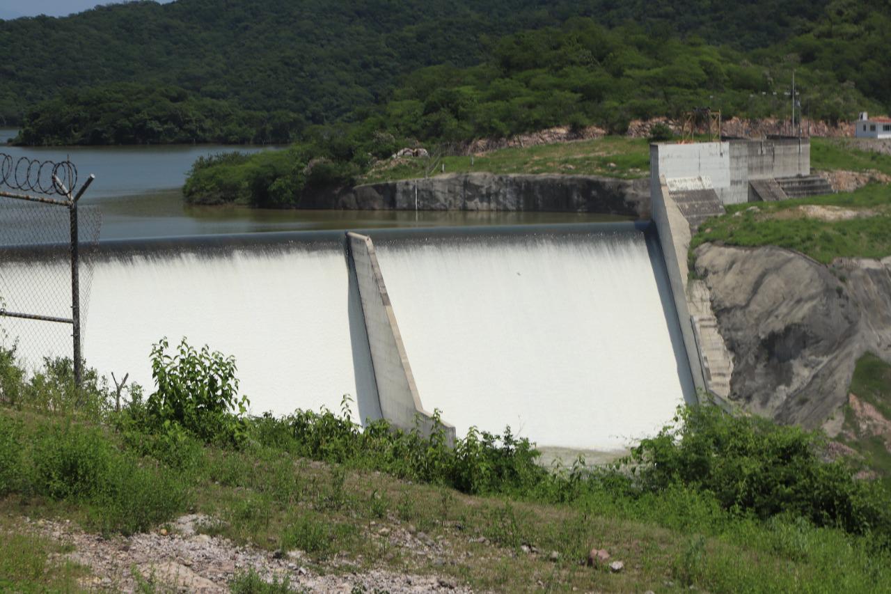 $!AMLO visita la Presa Picachos y promete concluir distrito de riego y producir energía eléctrica