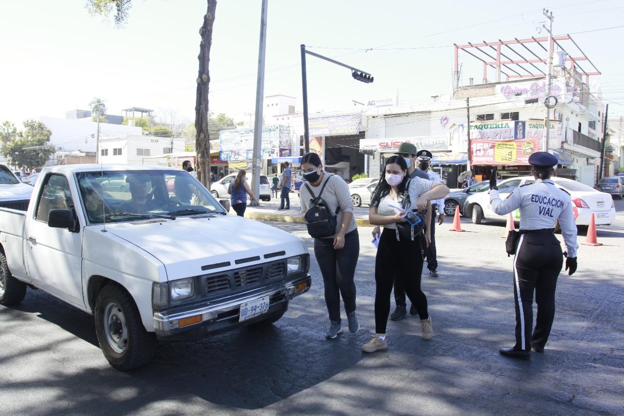 $!Pese a larga fila, vacunación de refuerzo en mayores de 18 años transcurre con fluidez en Culiacán