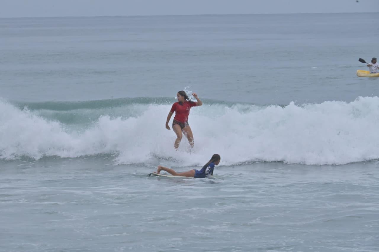$!Con 26 participantes se realiza el Selectivo Municipal de Surfing en Playa Brujas
