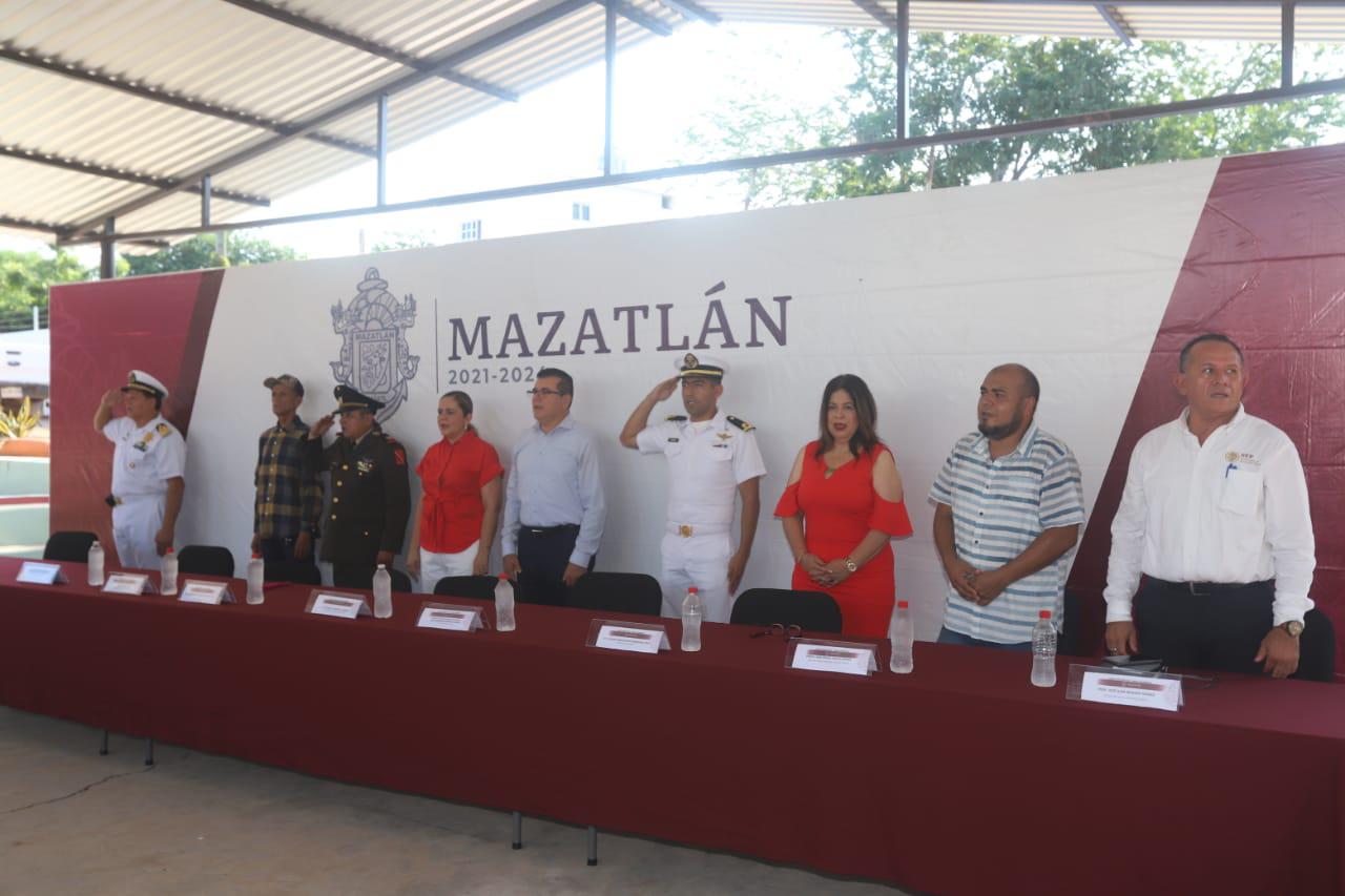 $!Se compromete Alcalde a atender necesidades de cada escuela de Mazatlán