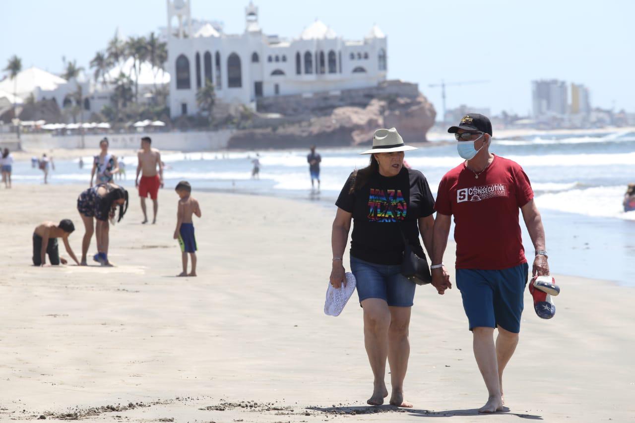 $!Se dejan venir turistas a disfrutar de Mazatlán