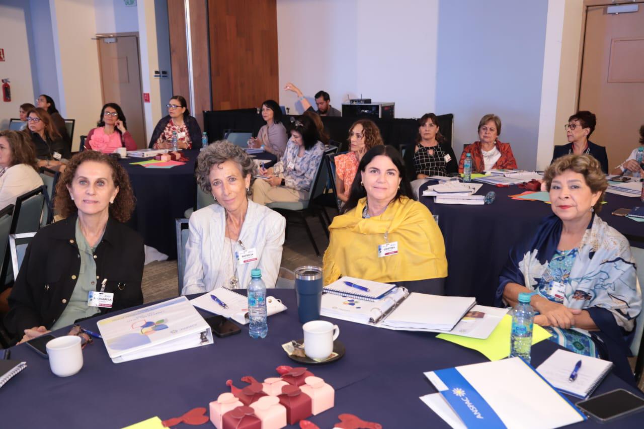 $!Margarita, Patricia, Cristina y Martha en una de las capacitaciones.