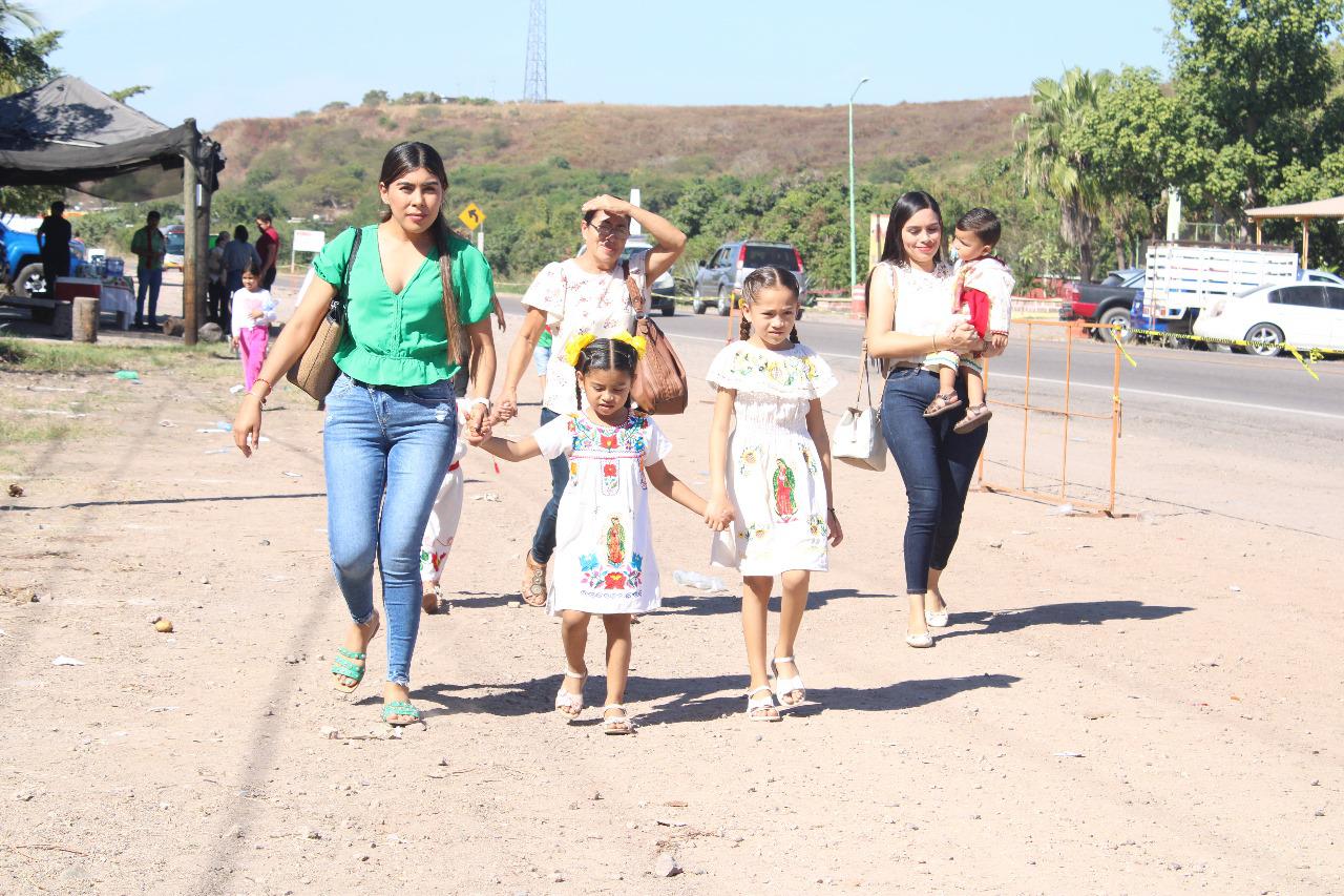 $!Fieles a la Virgen de Guadalupe llegan a la Capilla de ‘El Gallo’, en Escuinapa